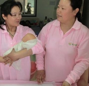 金色月嫂家政 专业服务，从视觉信赖开始